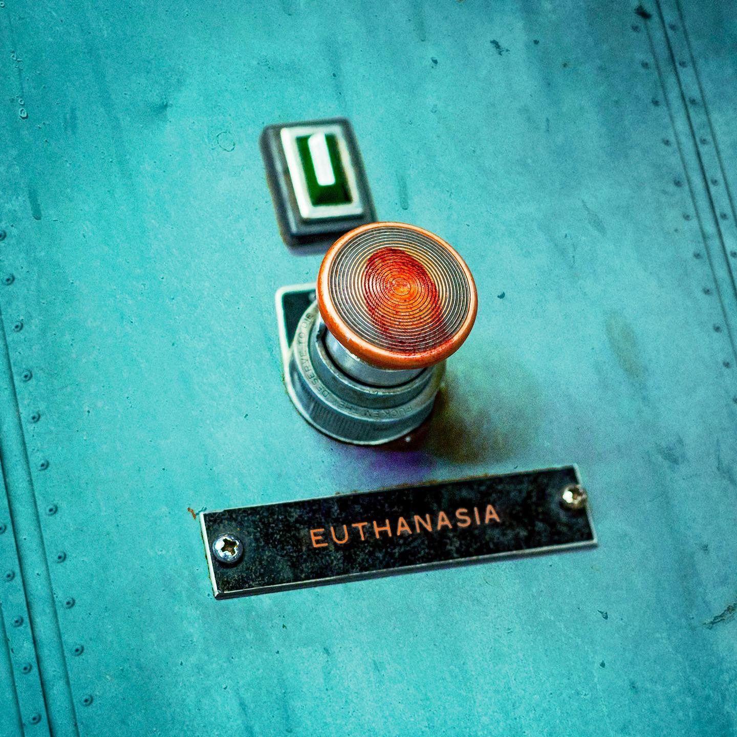 Portada de Álbum "Euthanasia", de Stray From The Path