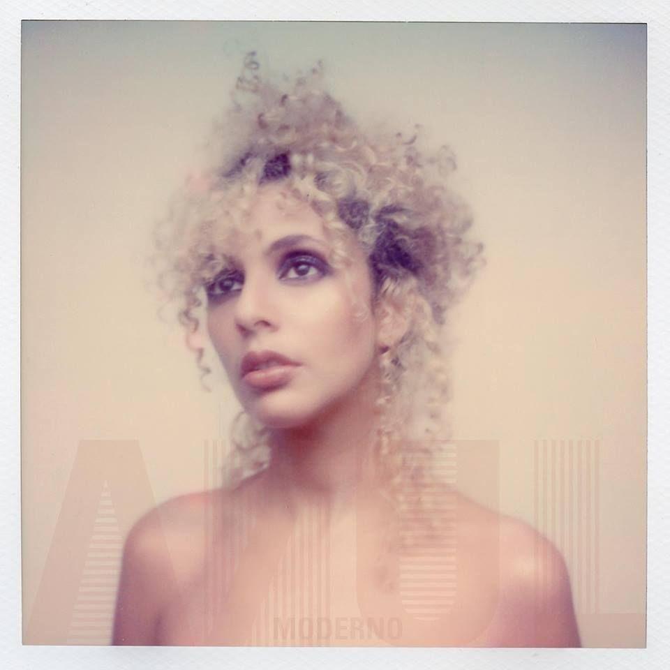 Capa do Álbum "Azul Moderno", de Luiza Lian