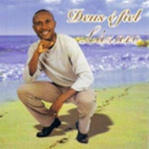 Capa do álbum "Deus É Fiel", de Irmão Lázaro