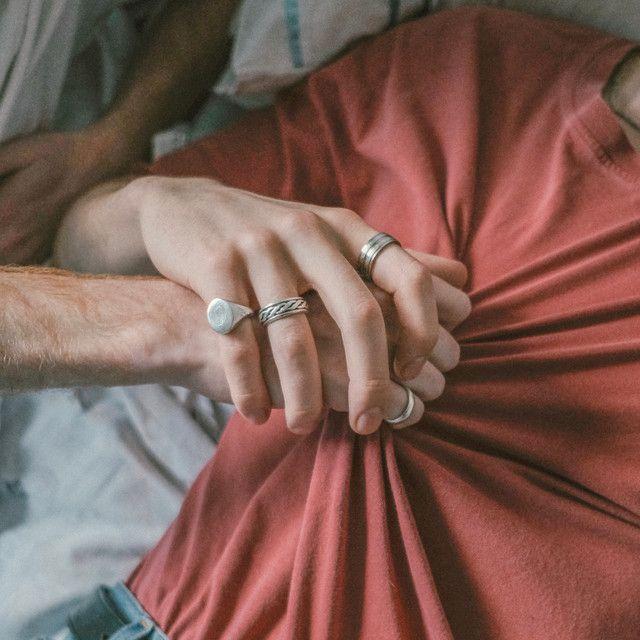 Single/EP cover of "Someething, Hold On" by Harry Strange