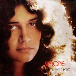 Album cover of "Quatro Paredes" by Simone