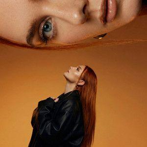 Portada del álbum "Стали целым", de Lena Katina