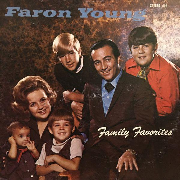 Capa do Álbum "Family Favorites", de Faron Young