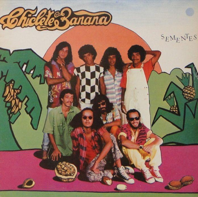 Portada del álbum "Sementes", de Chiclete Com Banana