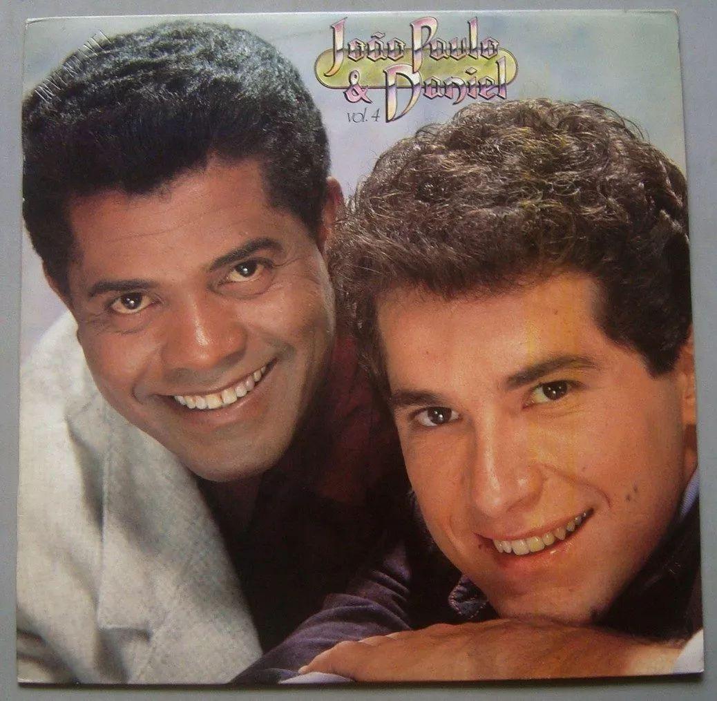 Portada del álbum "Volume 4", de João Paulo e Daniel