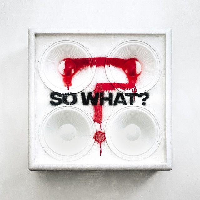 Capa do Álbum "SO WHAT?", de While She Sleeps