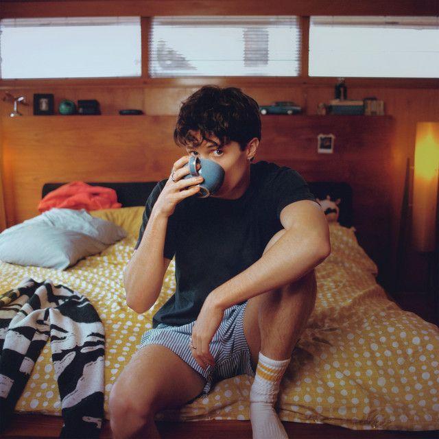 Single/EP cover of "good old days" by Henry Moodie