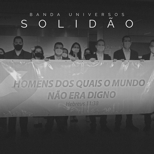 Capa do álbum "Solidão ", de Banda Universos
