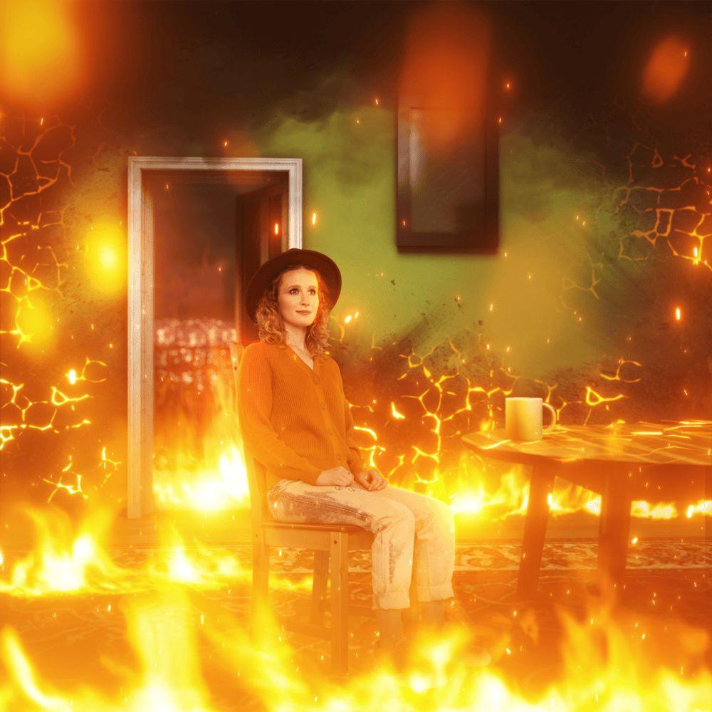 Album cover of "Гори гори гори (Gori gori gori)" by Монеточка (Monetochka)