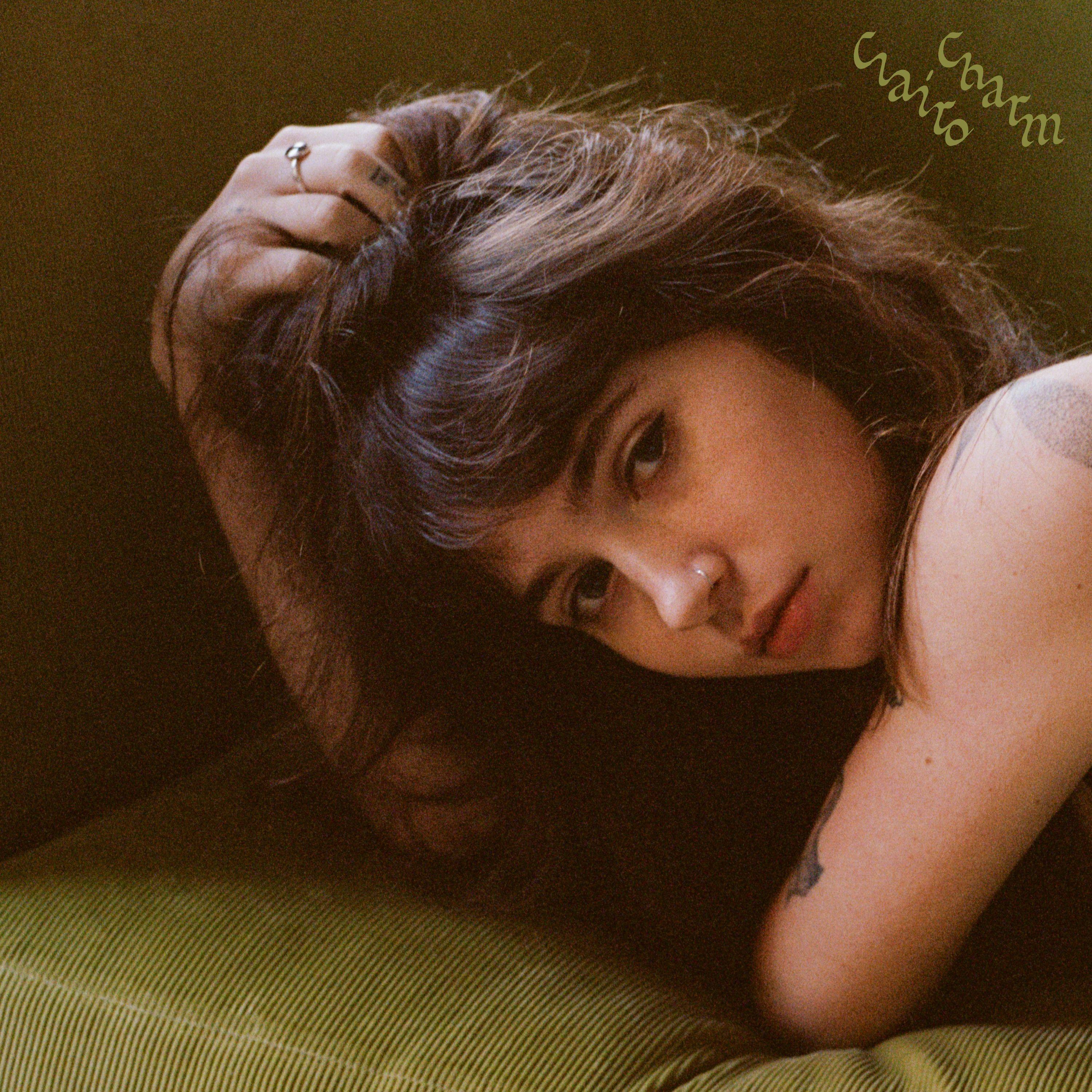 Capa do Álbum "Charm", de Clairo