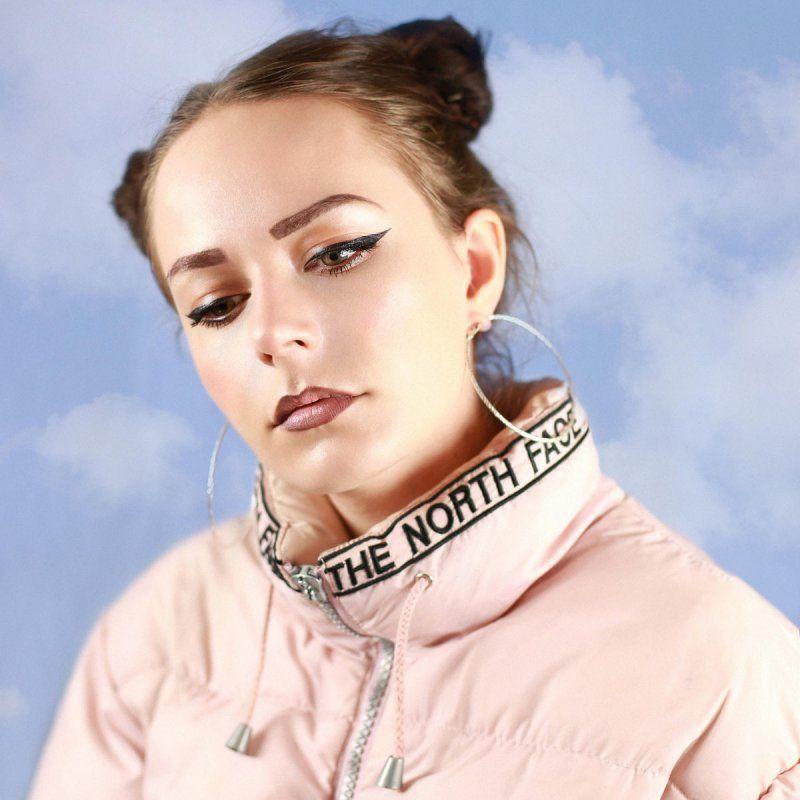 Album cover of "Pink And Blue" by Hannah Diamond