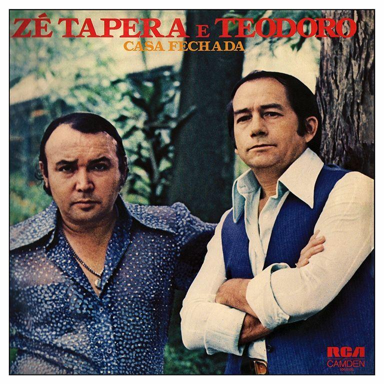 Portada de Álbum "Casa Fechada", de Zé Tapera e Teodoro