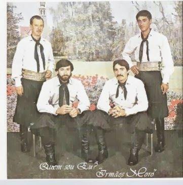 Portada de Álbum "Quem Sou Eu?", de Irmãos Moro