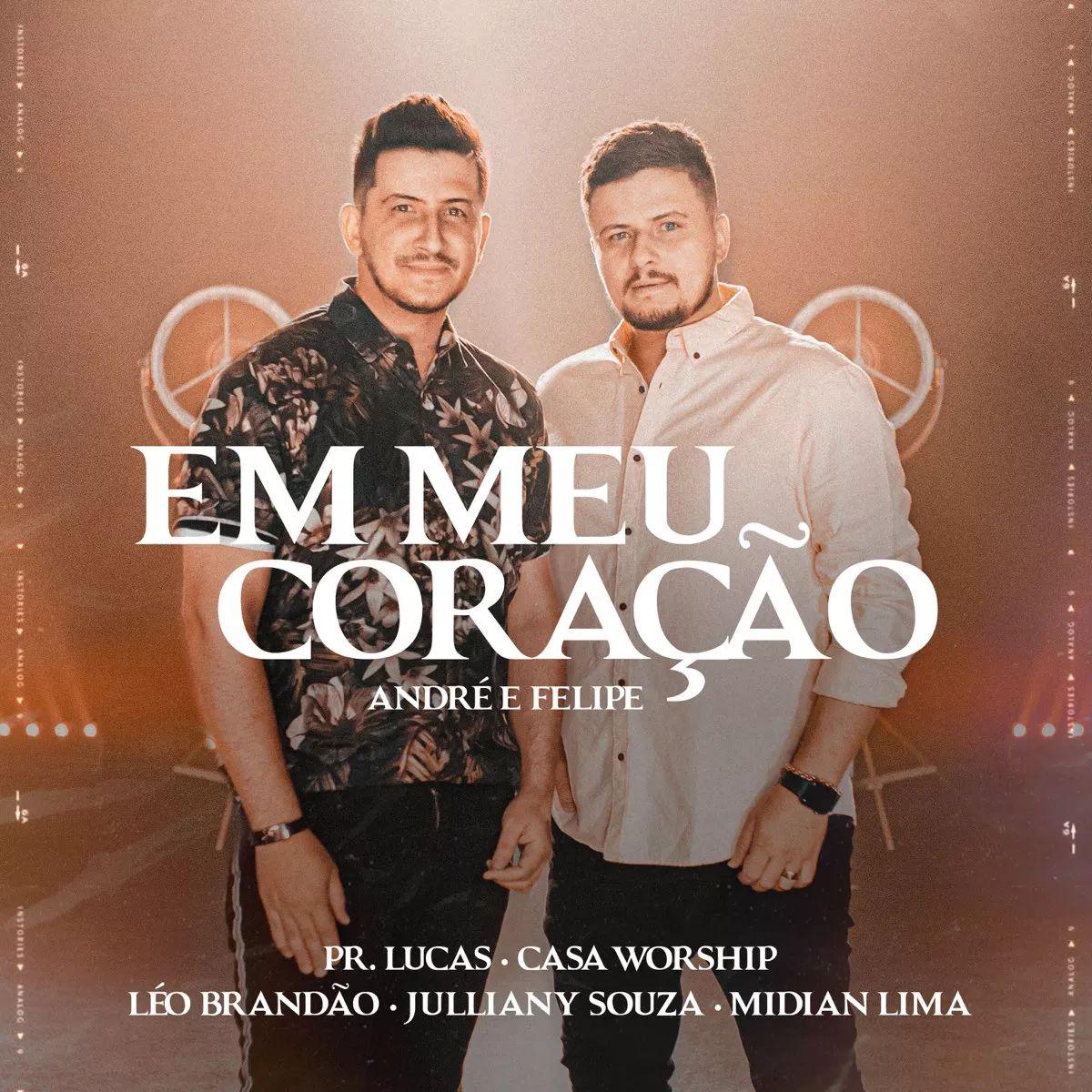 Album cover of "Em Meu Coração " by André e Felipe
