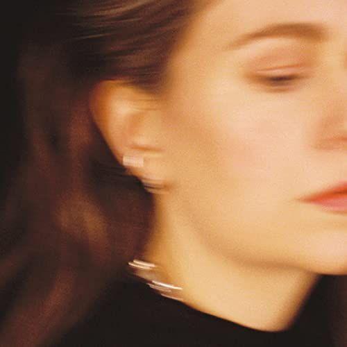 Capa do álbum "Red Eyes", de Alice Boman