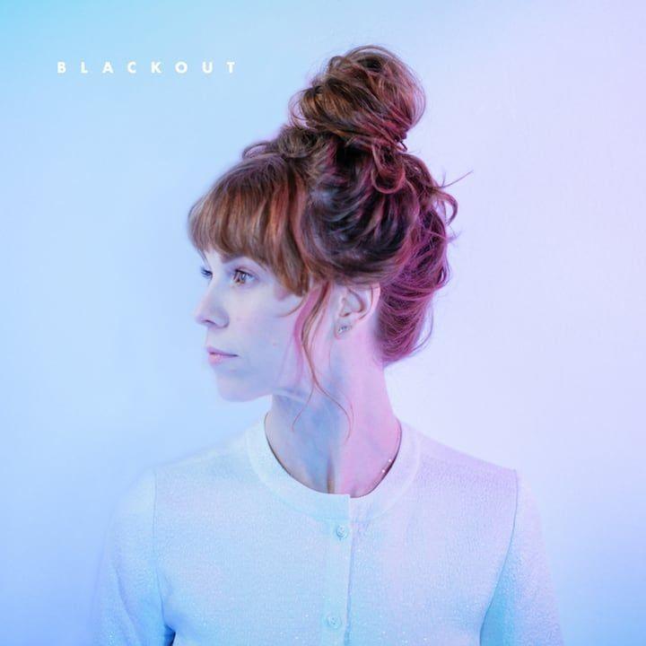 Portada de Álbum "Blackout", de Steffany Gretzinger