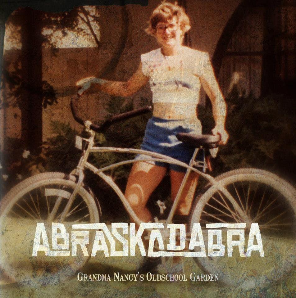 Capa do Álbum "Grandma Nancy's Old School Garden", de Abraskadabra