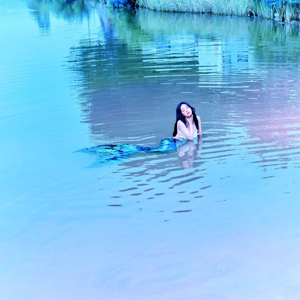 Capa do álbum "PADO", de BIBI