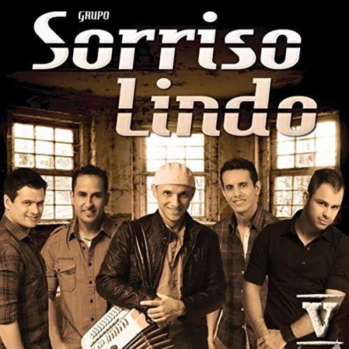 Portada de Álbum "V", de Grupo Sorriso Lindo