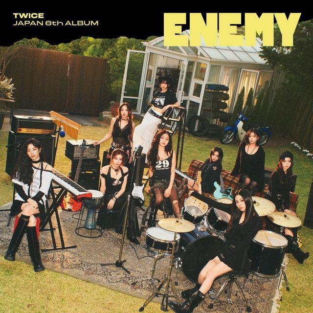 Portada del álbum "ENEMY", de TWICE