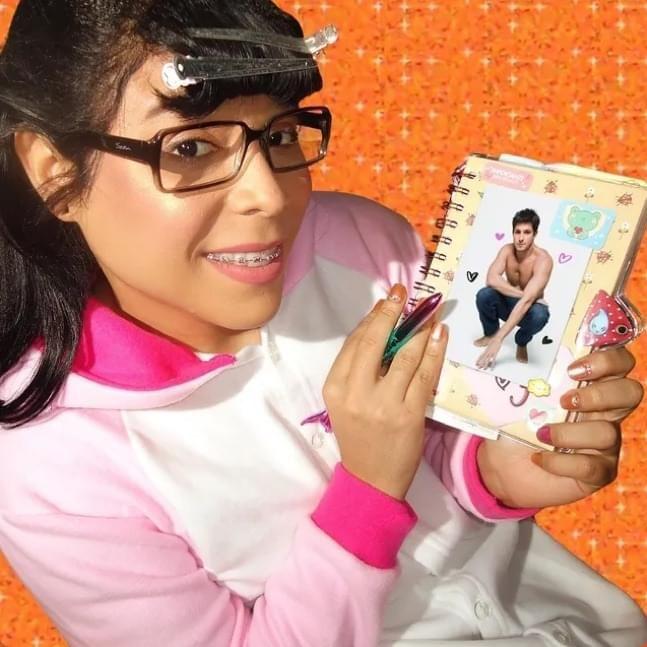 Portada de Álbum "Blogueirinha, a Feia (Meu Querido Diário Edit)", de Blogueirinha