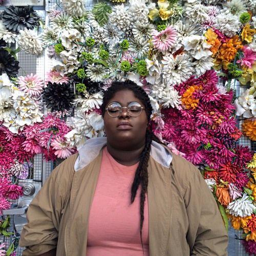 Capa do Single/EP "full bloom // a poetry EP", de CHIKA