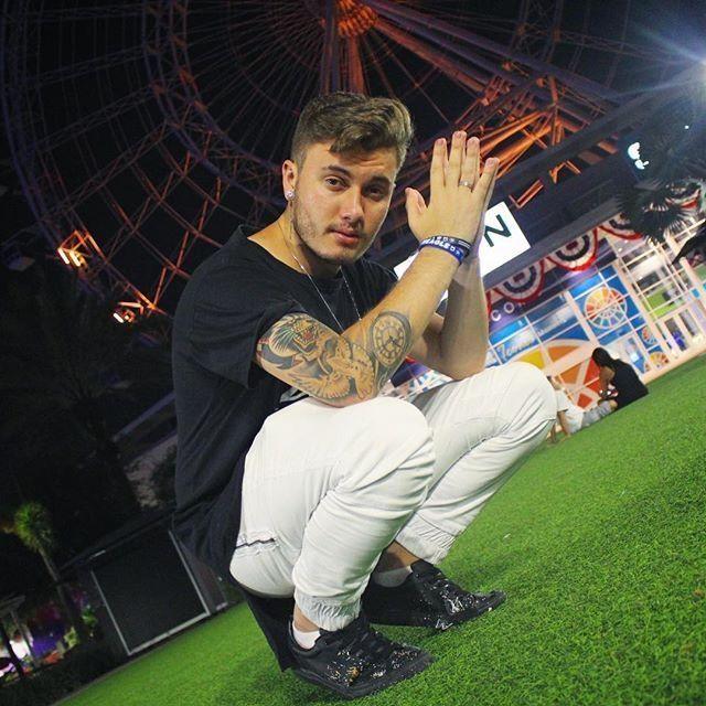 Album cover of "Cansei" by João Caetano