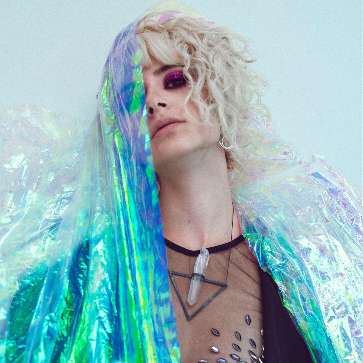 Portada de Sencillo/EP "Caixas ", de Nina Macedo