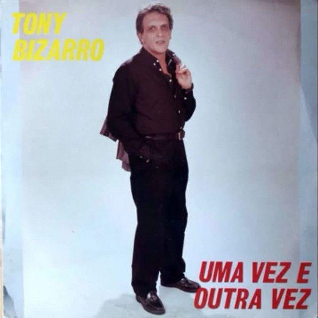 Portada de Álbum "Uma Vez e Outra Vez", de Tony Bizarro