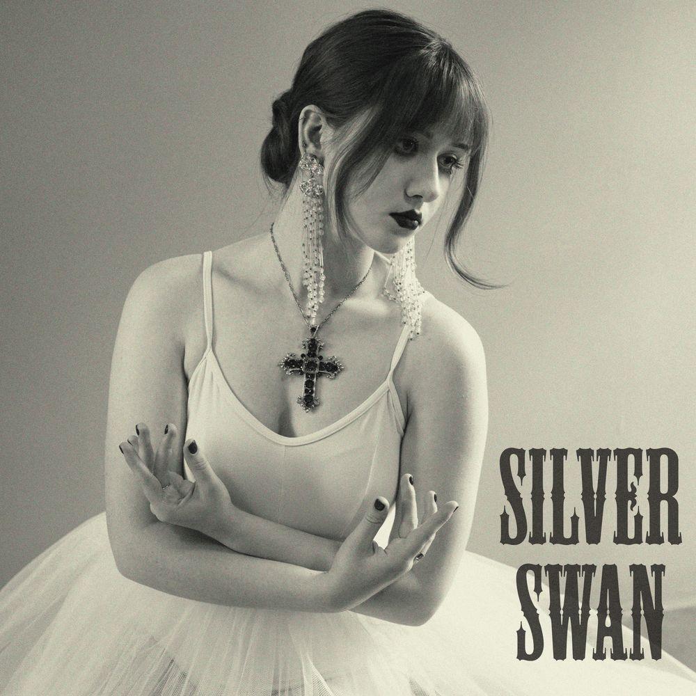 Capa do Single/EP "Silver Swan", de Solya