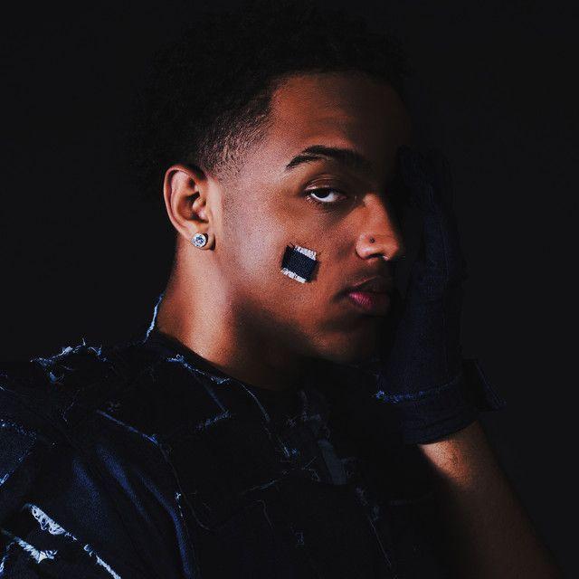 Capa do Álbum "É Quem?", de Senndy