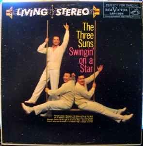 Capa do álbum "Swingin' On a Star", de The Three Suns