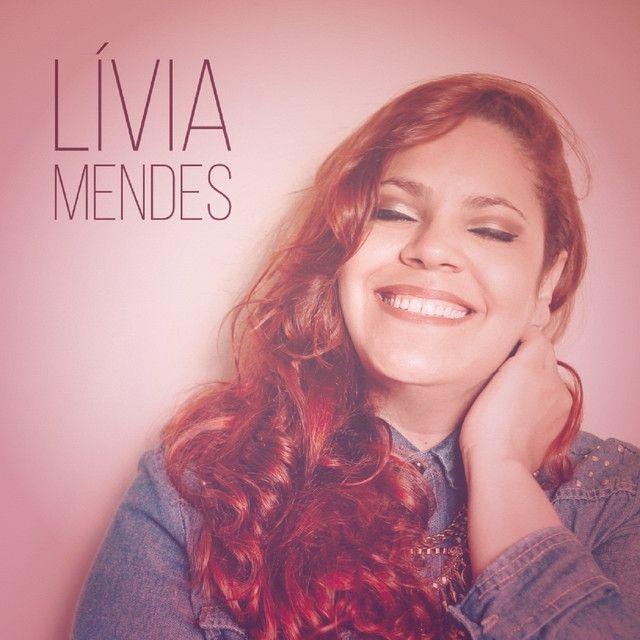 Portada de Álbum "Cor de Rosa", de Lívia Mendes