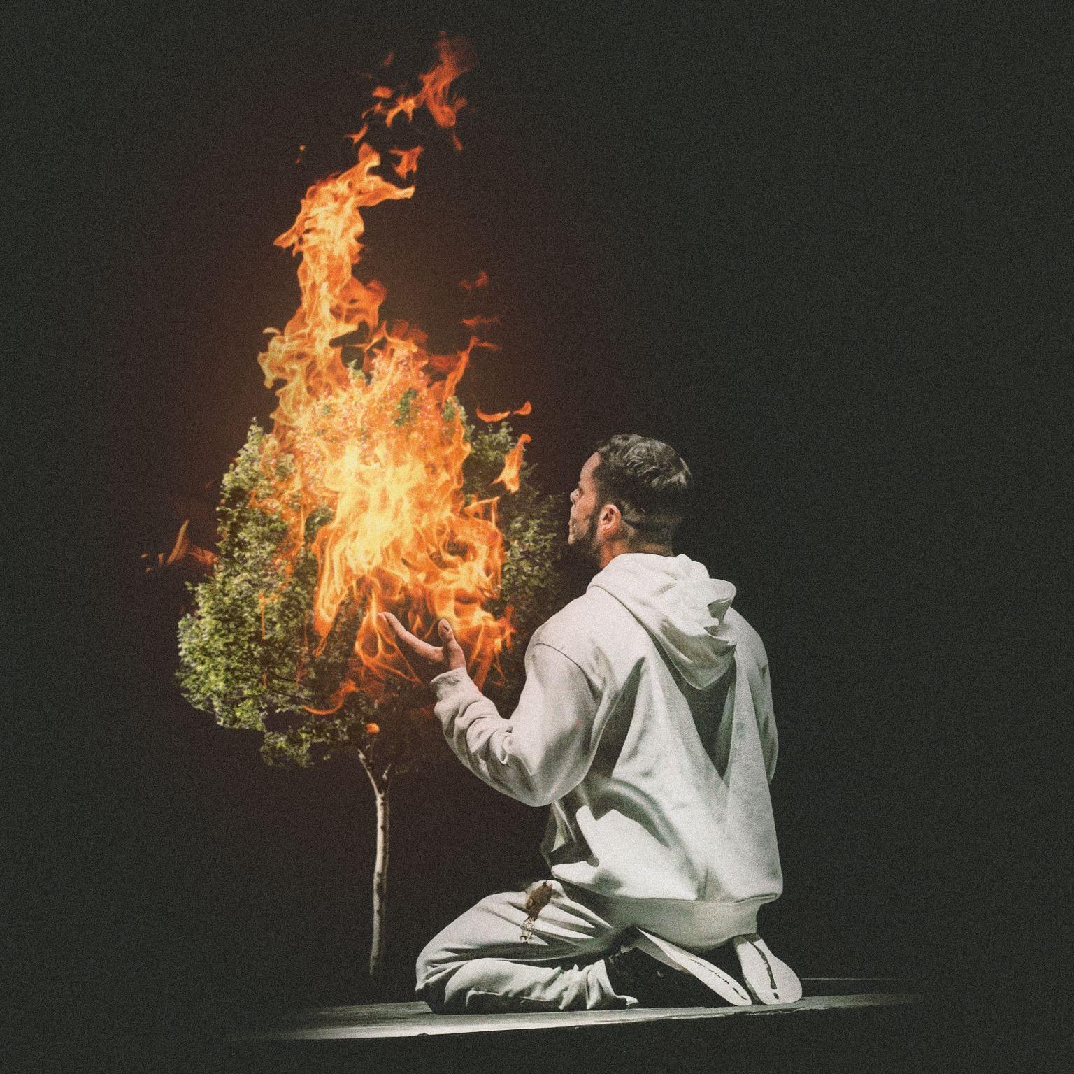 Portada de Sencillo/EP "Atraídos Pela Chama", de Gabriel Aires