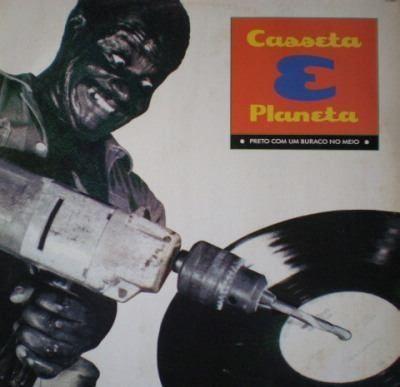 Capa do Álbum "Preto Com Um Buraco No Meio", de Casseta & Planeta