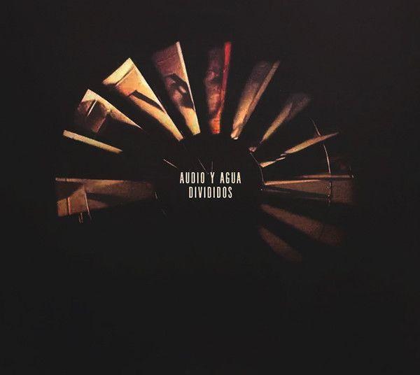 Capa do Álbum "Audio Y Agua", de Divididos