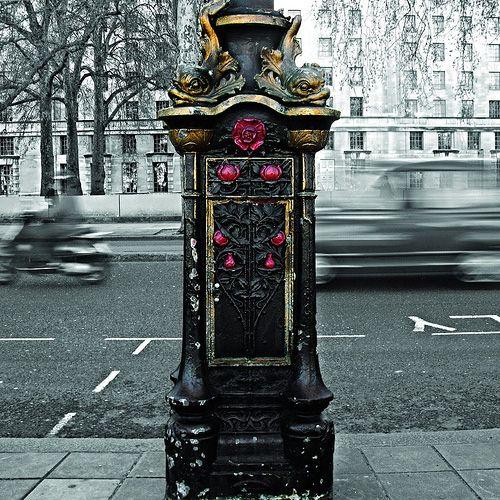 Capa do Álbum "The World I Want To Leave Behind", de Moneen