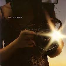 Capa do álbum "Shine", de 12012