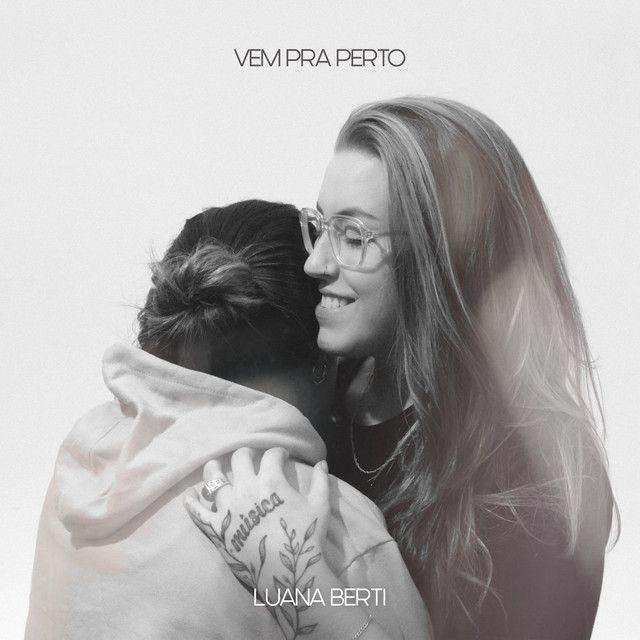 Portada de Sencillo/EP "vem pra perto", de Luana Berti