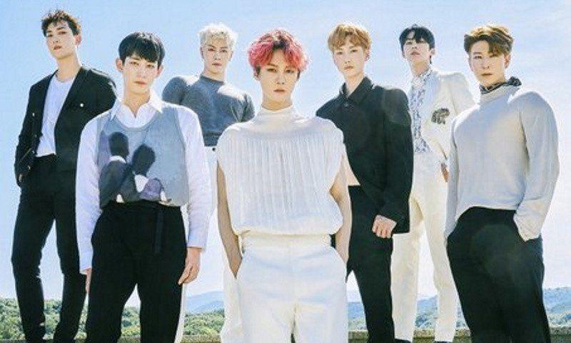 Portada del álbum "MADE FOR TWO", de VAV