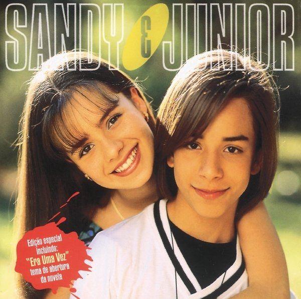 Album cover of "Sonho Azul" by Sandy & Junior
