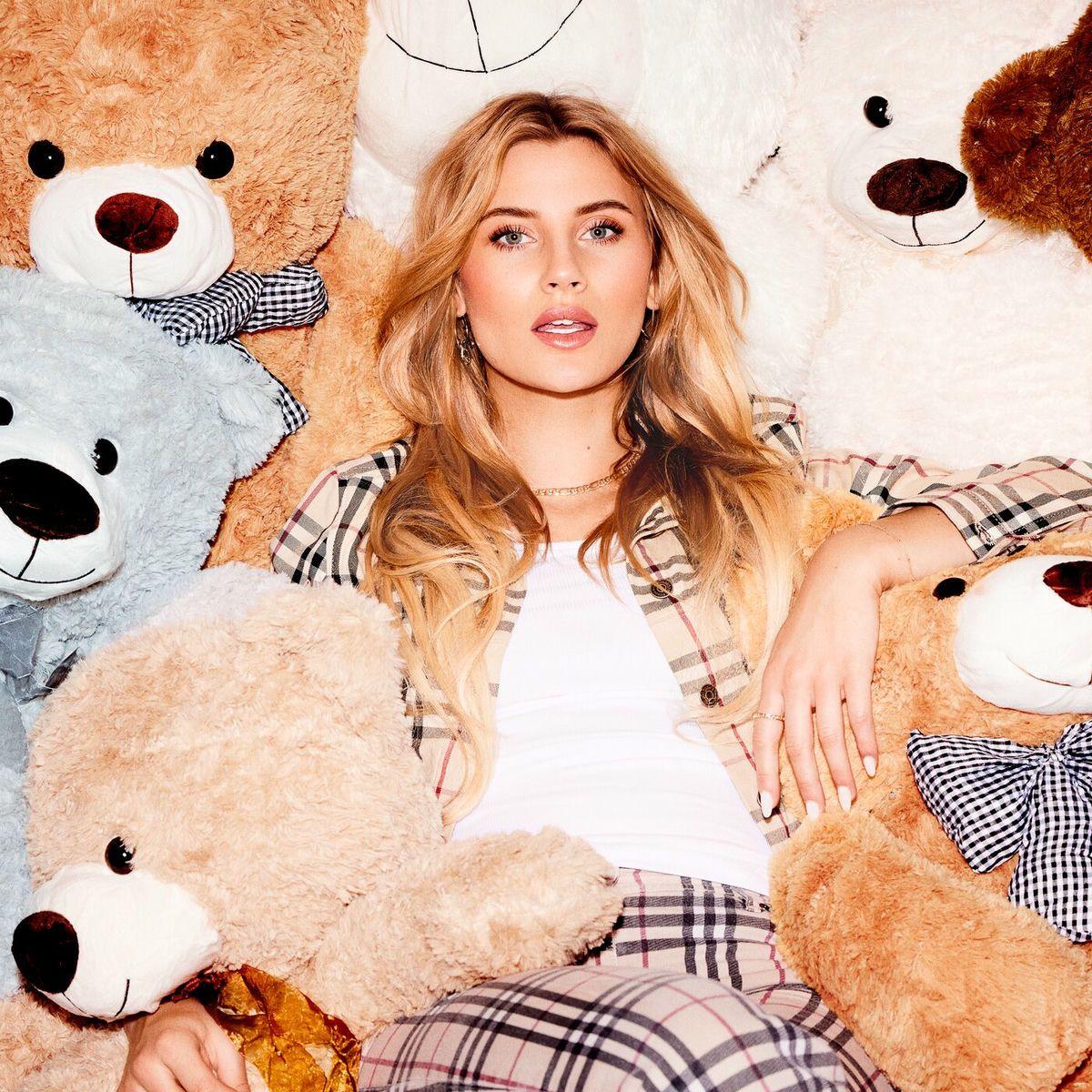 Portada de Sencillo/EP "With All Due Disrespect ", de Bellah Mae