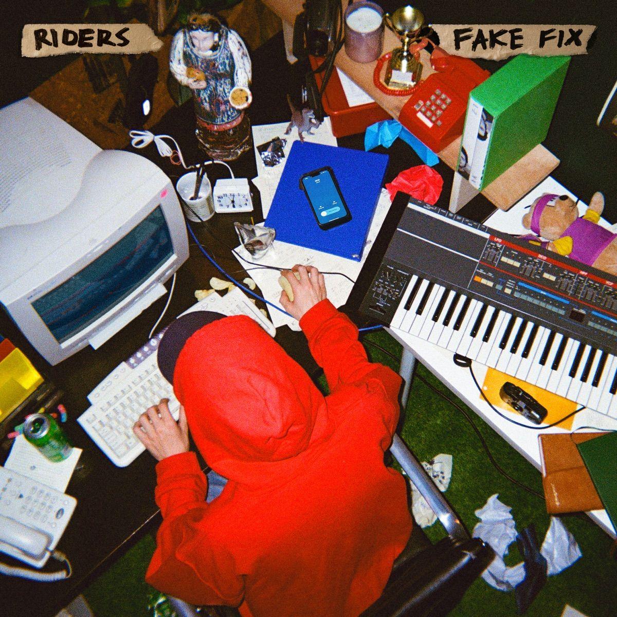 Portada de Sencillo/EP "Fake Fix", de RIDERS