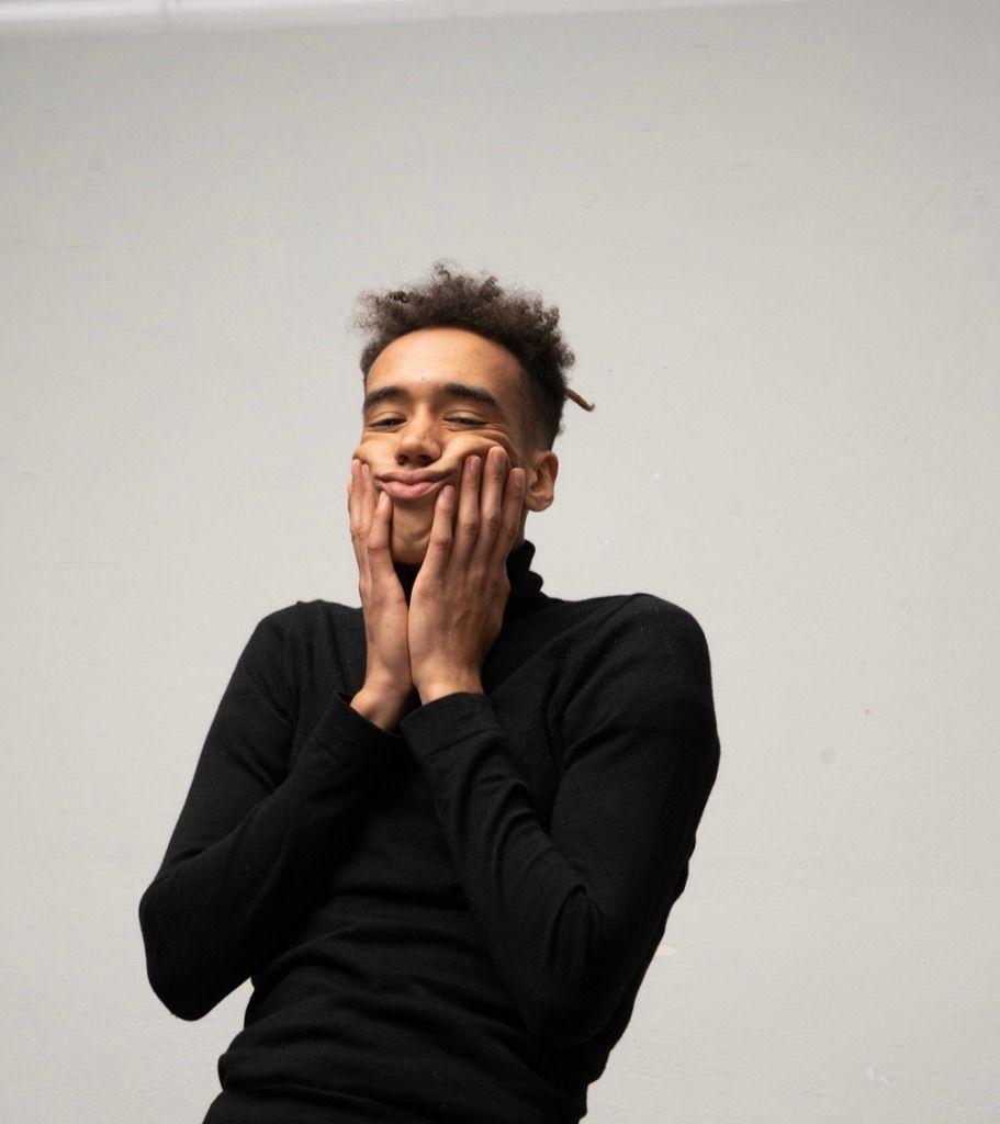 Portada de Álbum "Growing Teeth", de WizTheMc