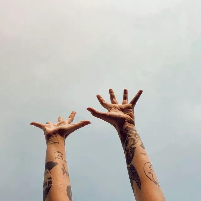 Capa do Single/EP "HIGHER", de Bishop Briggs