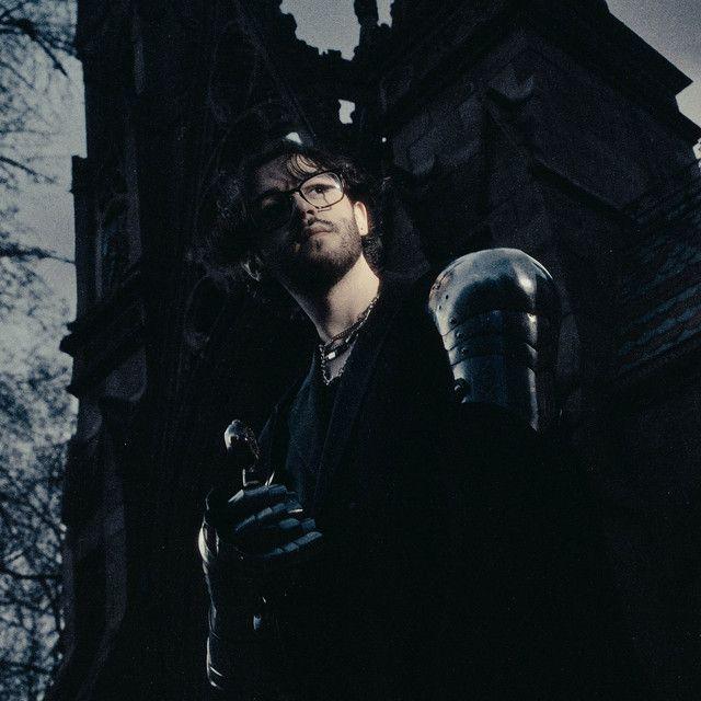 Portada de Álbum "THE CASTLE NEVER FALLS", de Chris Grey