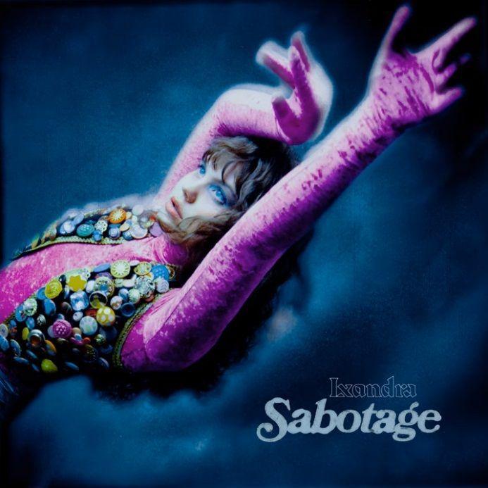 Portada del álbum "Sabotage", de Lxandra