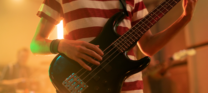 Post em destaque: As 20 linhas de baixo mais marcantes do rock