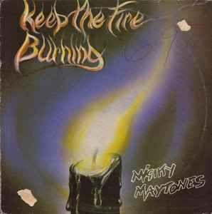 Capa do Álbum "Keep The Fire Burning", de The Maytones