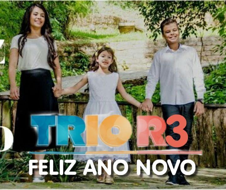 Portada de Sencillo/EP "Feliz Ano Novo", de Trio R3